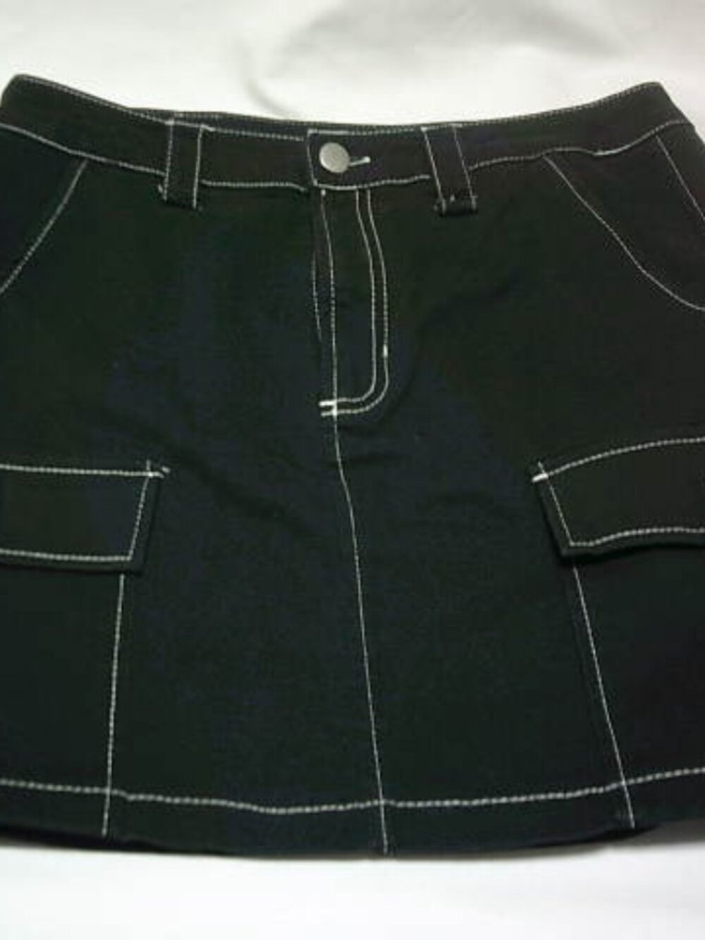 CUTE SO GOOD FOR LIFE BLK MINI SKIRT SZ 7 w/ WHITE STITCHING & CARGO POCKETS 👩